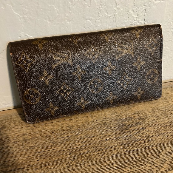 Louis Vuitton Other - Louis Vuitton Brazza bifold long wallet in Monogram canvas with brown leather